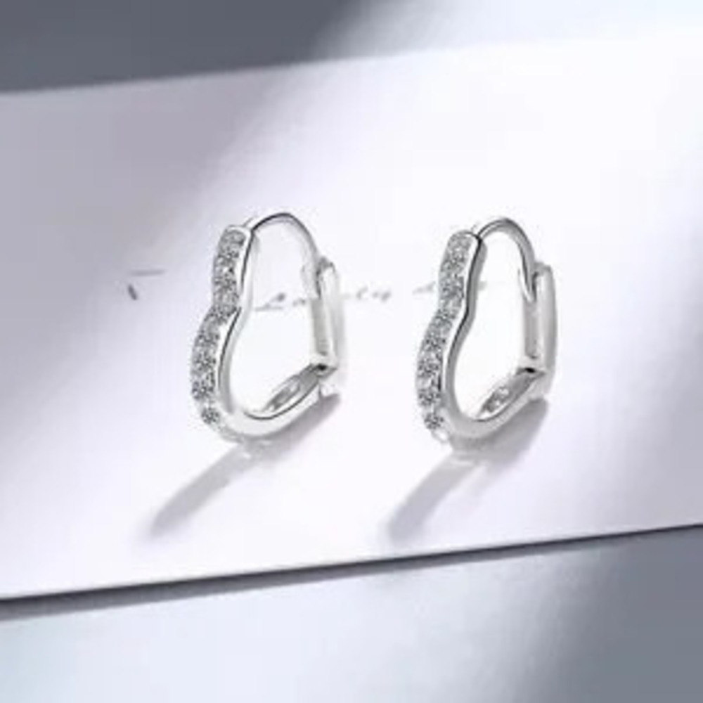 White Diamond?Heart Minimalist Hoop?Earring
